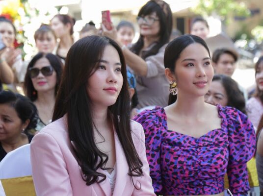 Z2207821523053 057C455968Be2Bb31379959Fc4240F6D