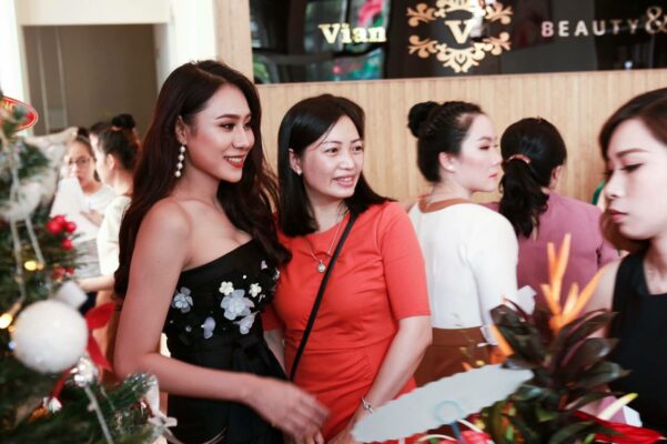 Z2207825331228 Db0F567514F17450B8C15E16102Eaba3