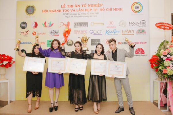 Z2207832418123 Dc89Cac217C4C2149C633Accf93478Ed