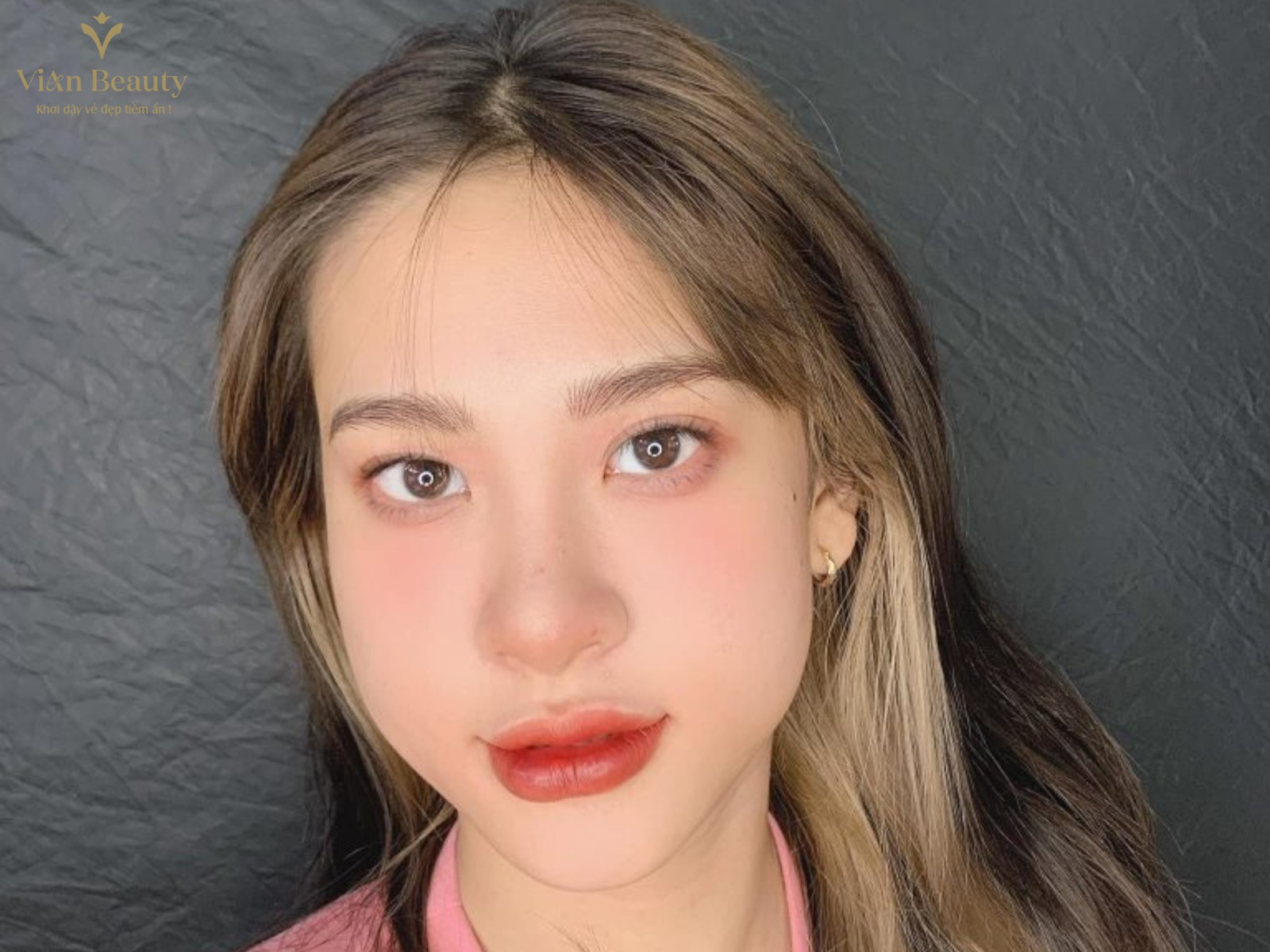 Môi Màu Cam Đất – Sắc Màu Của Sự Hiện Đại, Cá Tính