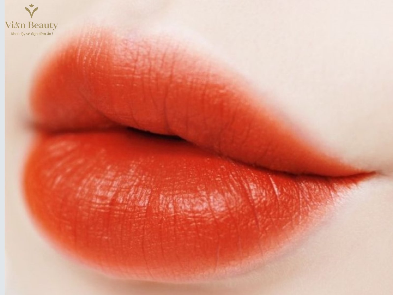 Phun Môi Màu Cam – Tươi Sáng, Năng Động, Đầy Sức Sống