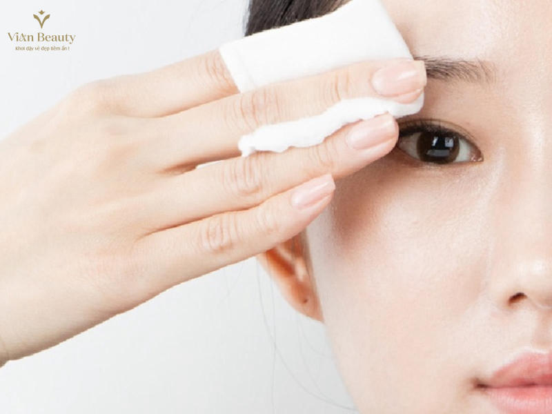 Vệ Sinh Và Chăm Sóc Lông Mày Sau Phun Đúng Cách