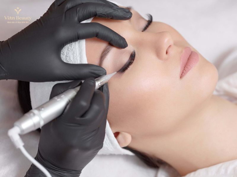 Quy Trình Phun Mí Eyeliner