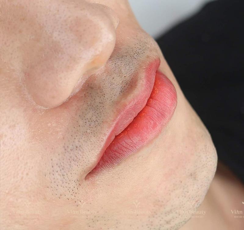 Phun Môi Nam Giới Thu Hút Và Cải Thiện Vẻ Ngoài 